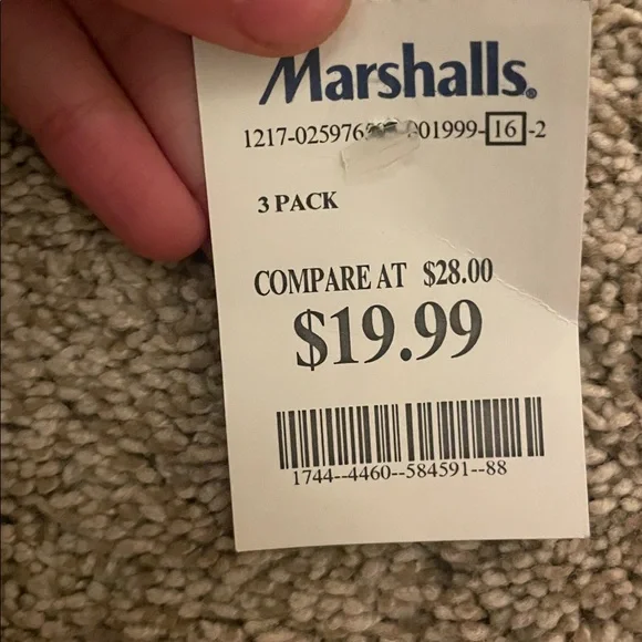 New Balance Black Sports Bra with Logo - Picture 4 of 5